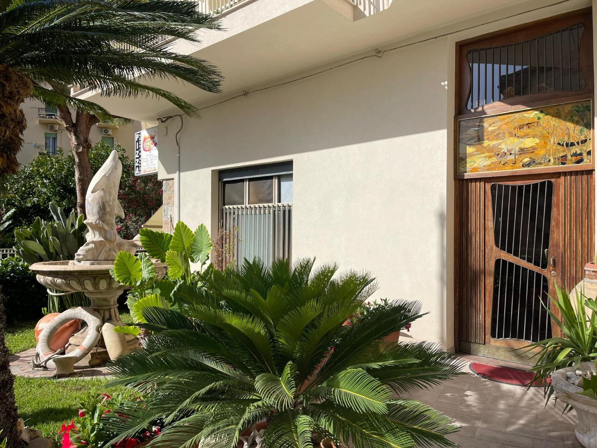 Il Delfino Holiday House Cefalú Exterior foto